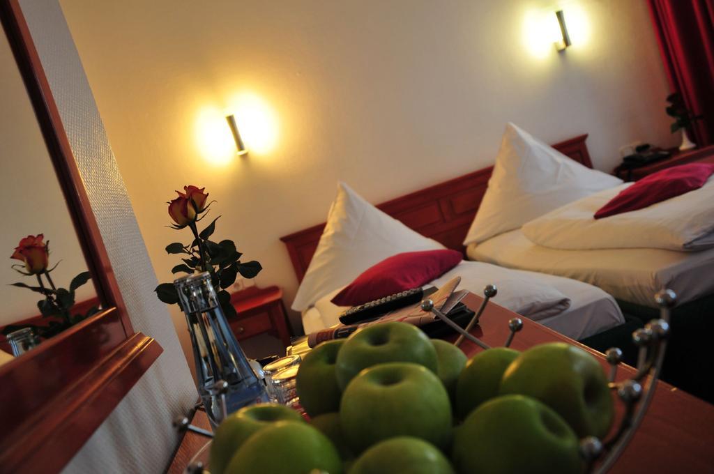 Cerano City Hotel Koeln Am Dom Екстериор снимка